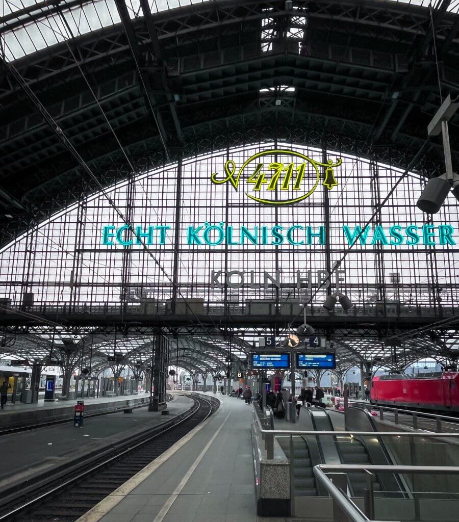4711 reclame Keulen Hauptbahnhof