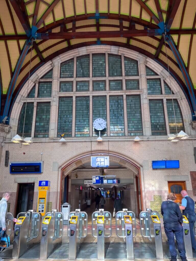 Haarlem station toegangspoortjes