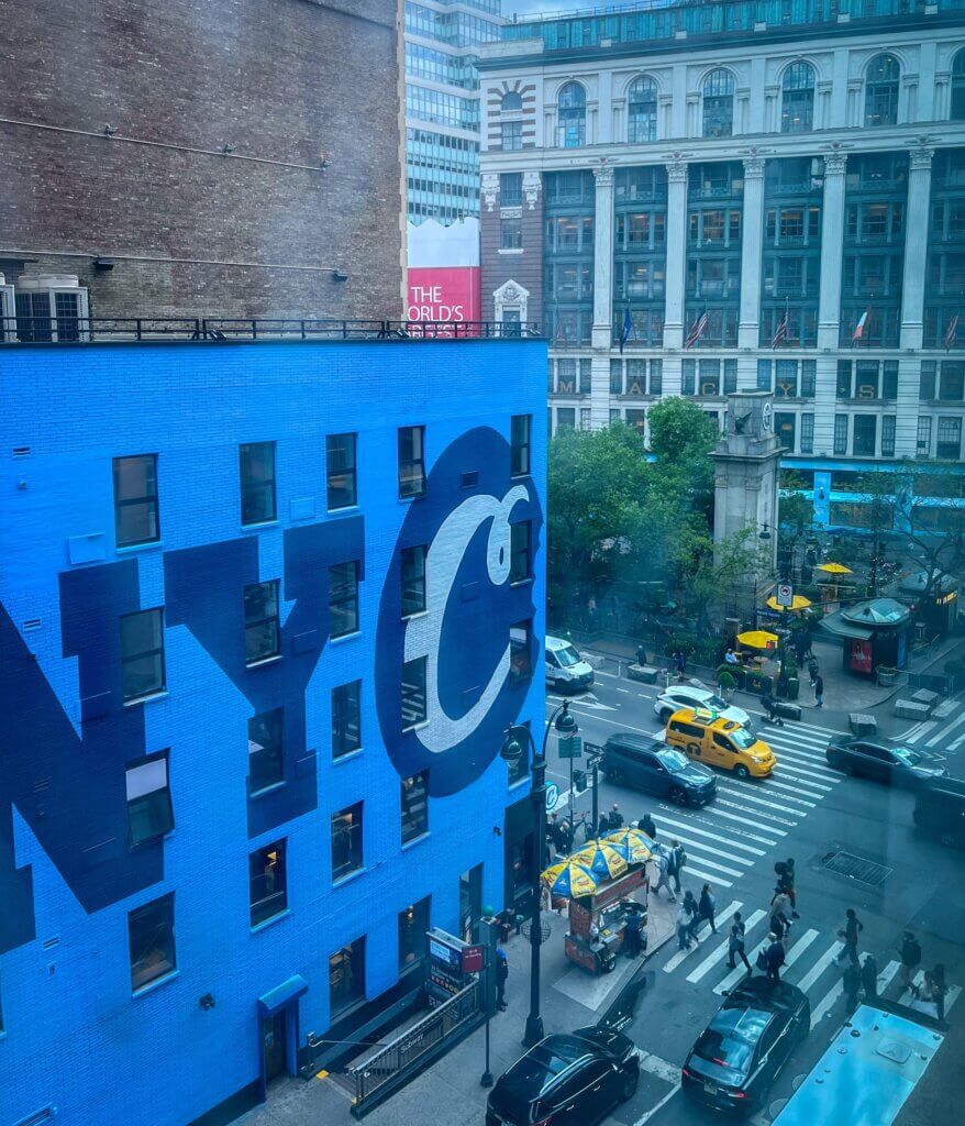 NYC uitzicht hotelkamer Macy's