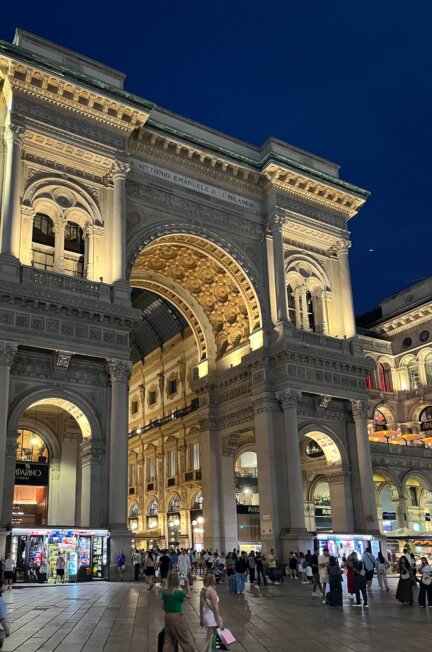 Milaan Galleria Vittorio Emanuele II by night