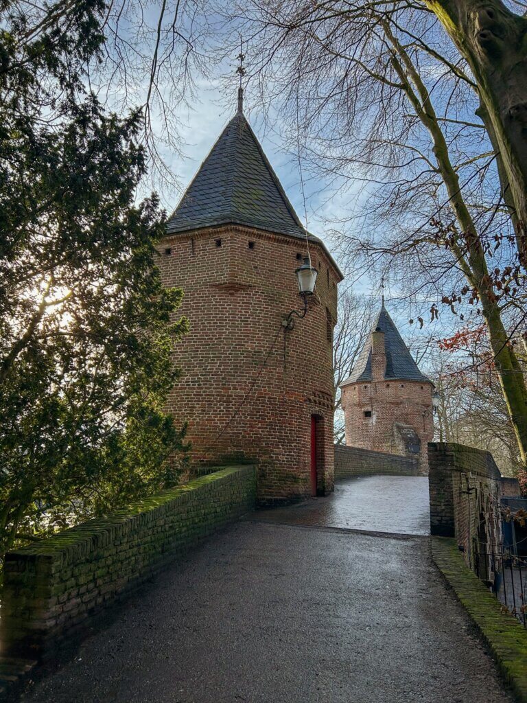 Amersfoort overblijfselen stadspoort in park het Plantsoen